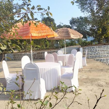 Grand Celebration Resort نيرال المظهر الخارجي الصورة