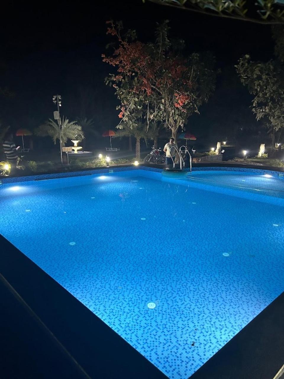 Grand Celebration Resort نيرال المظهر الخارجي الصورة