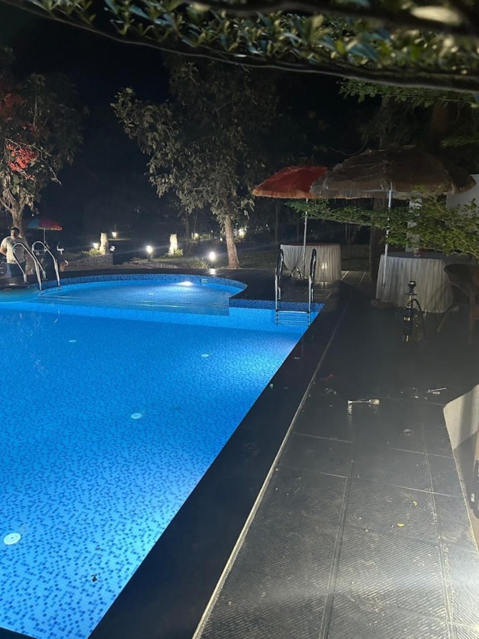 Grand Celebration Resort نيرال المظهر الخارجي الصورة