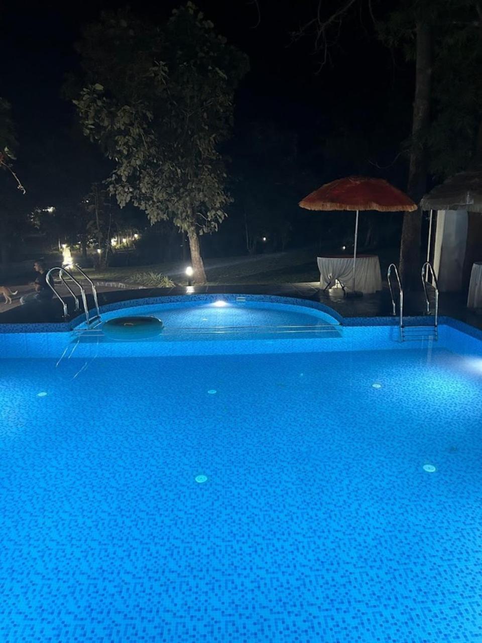 Grand Celebration Resort نيرال المظهر الخارجي الصورة