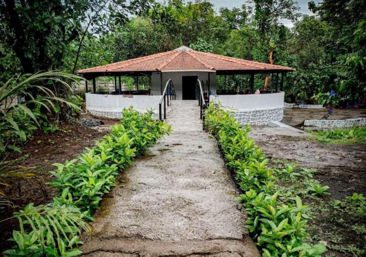 Grand Celebration Resort نيرال المظهر الخارجي الصورة